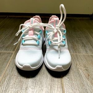 NIB Adidas Cloudfoam pink/blue